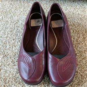 Burgandy Dansko shoes size 38